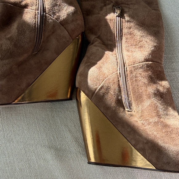 Free People NWT Cognac Suede & Gold Wedge platform Knee High Boot Sexy Chic LOVE - Picture 12 of 15